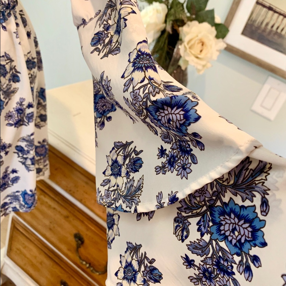 Blue and white dress sz M - Picture 4 of 7